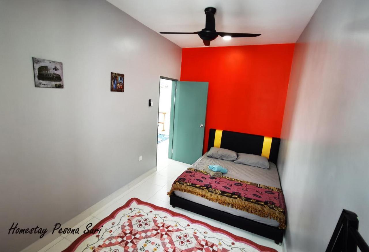 Pesona Suri Homestay バトゥー・パハト エクステリア 写真
