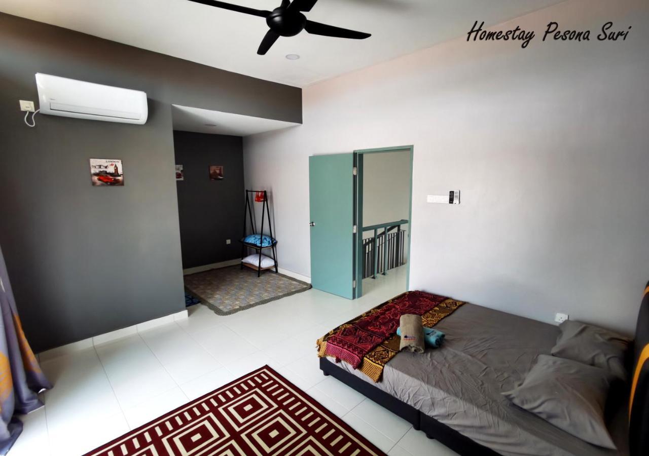 Pesona Suri Homestay バトゥー・パハト エクステリア 写真