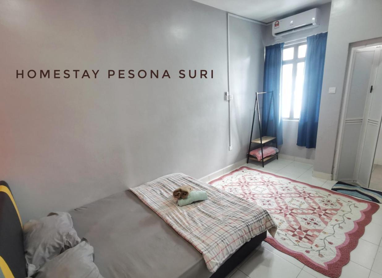 Pesona Suri Homestay バトゥー・パハト エクステリア 写真